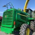 John Deere 7400