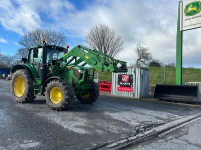John Deere 6120M