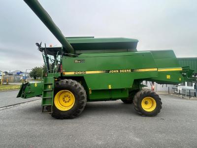 John Deere 2056