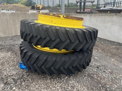 John Deere 380/90/48 Dual Wheels