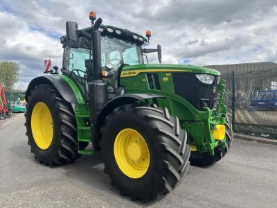 John Deere 6R 215