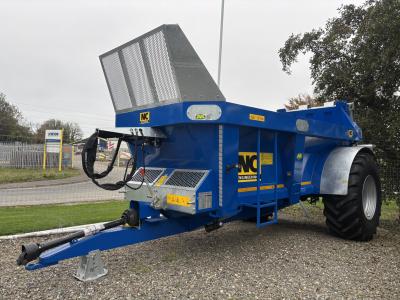 NC 13CU Rear Discharge Spreader