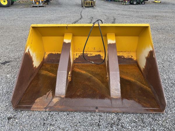 Murray End Tip Bucket