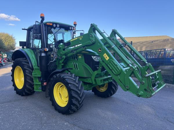 John Deere 6120M