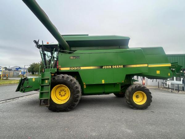 John Deere 2056