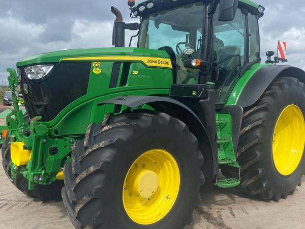 John Deere 6R 215
