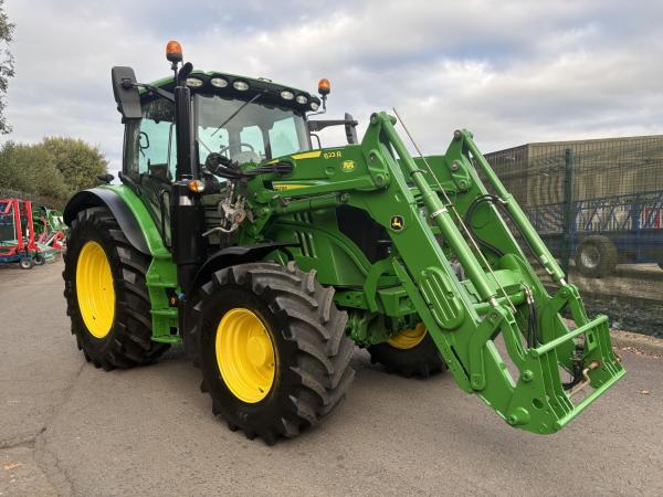 John Deere 6130R