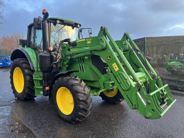 John Deere 6110M